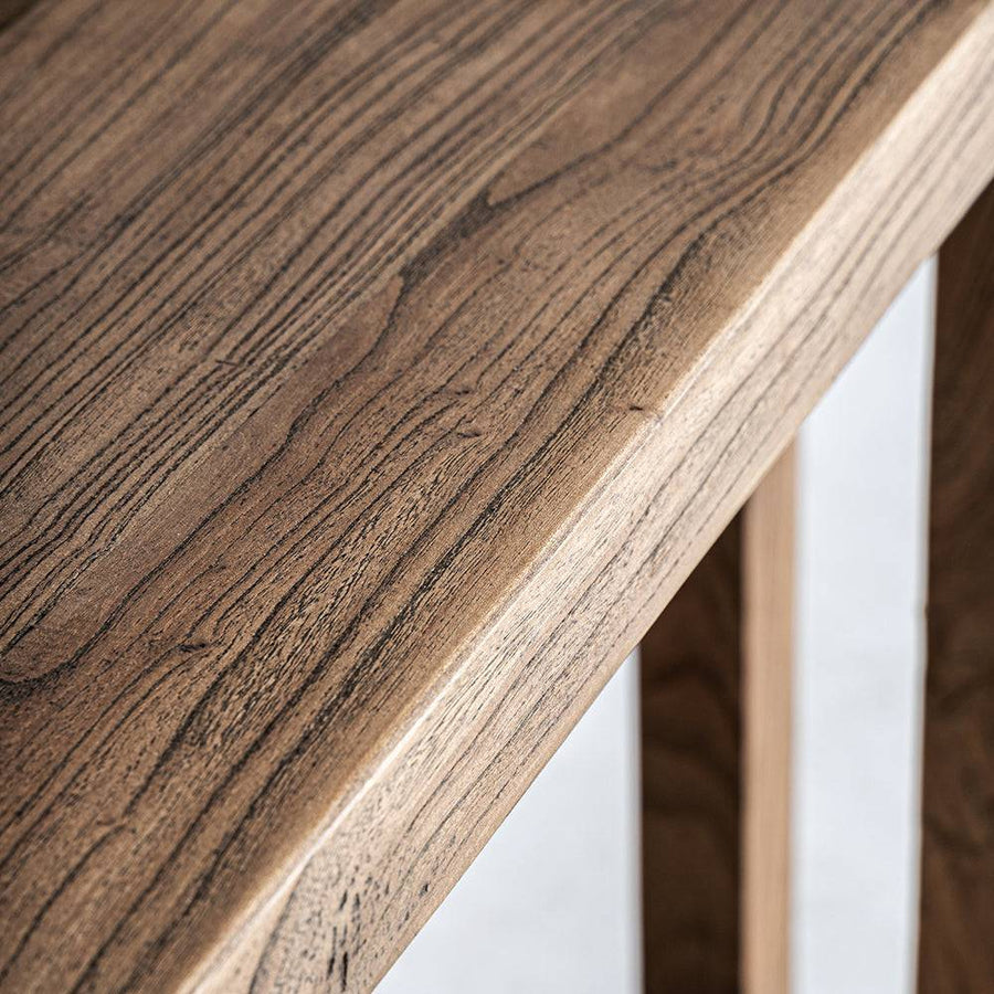 Norvik konzolasztal – natúr szilfa lap részlete közelről