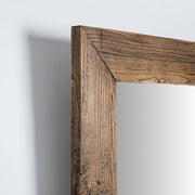 A Norvik 140 cm-es falitükör oldalnézete, kiemelve a keret vastagságát és a fa textúráját.