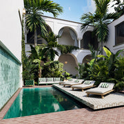 Ocean Club prémium kerti lounge kanapé luxus medenceparti környezetben