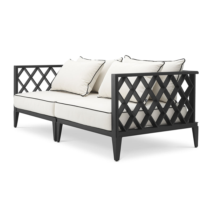 Eichholtz Ocean Club prémium kültéri kanapé Sunbrella párnákkal perspektívában