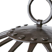 Fekete színű, vasból készült, gömb formájú kézműves lámpás