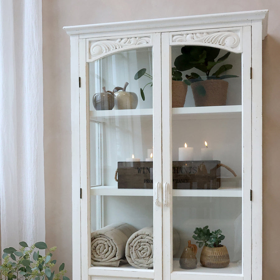 Old French vitrines szekrény felső része faragott díszítéssel és üvegajtókkal