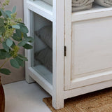 Old French vitrines szekrény alsó zárt tárolórészének részlete