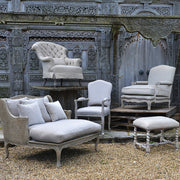 Koloniál stílusú bársony pihenőfotel természetes rattan háttámlával