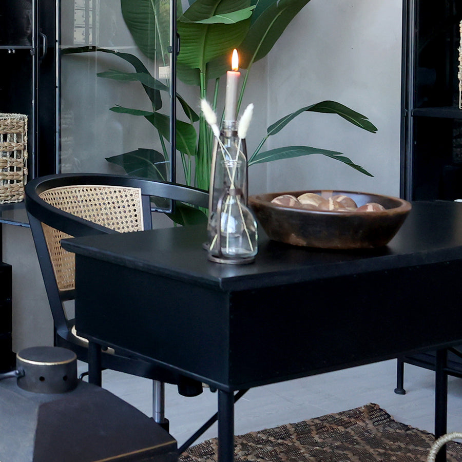 Old French fekete forgószék íróasztalnál természetes rattan részletekkel