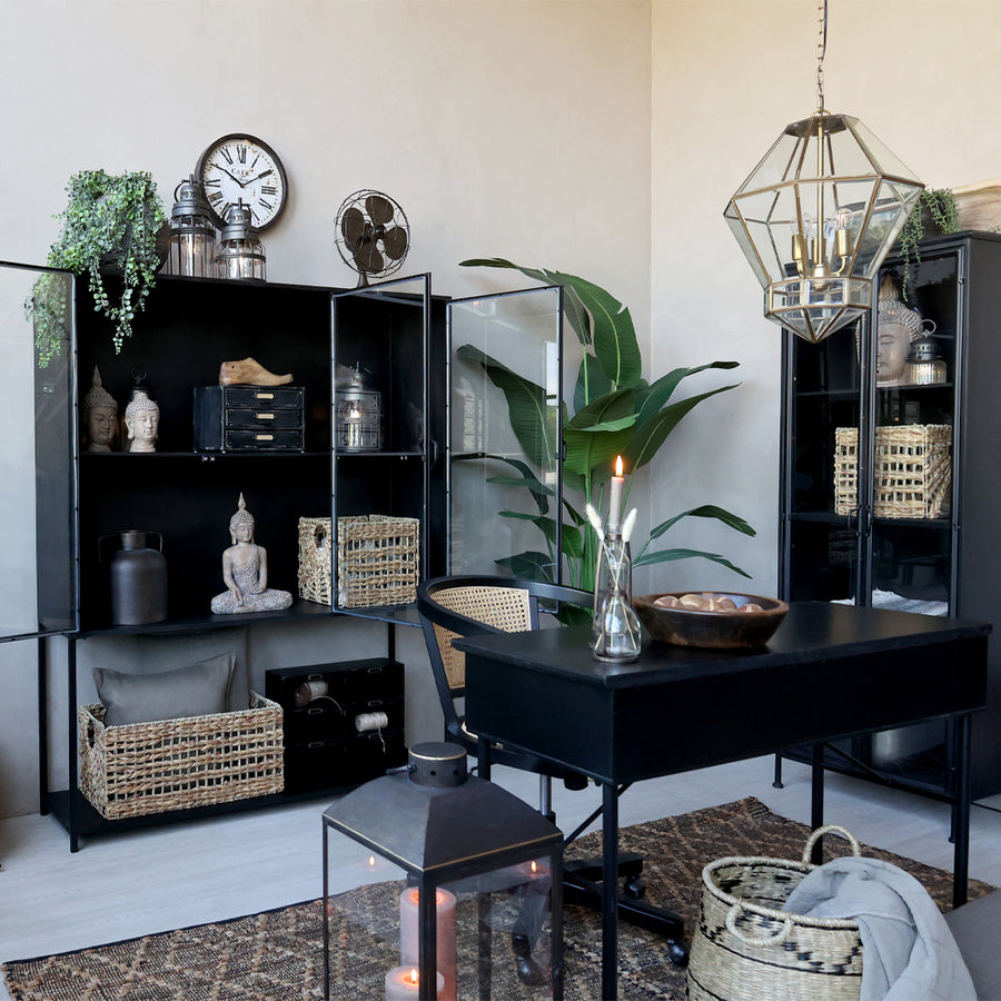 Modern vintage dolgozósarok fekete rattan forgószékkel