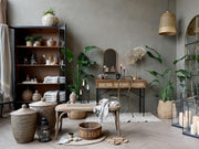 OLD FRENCH natúr színű kaucsukfa rattan pad harmonikus, vintage hangulatú enteriőrben