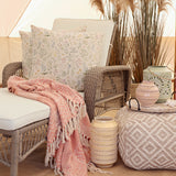 Natúr műrattan napozóágy oldalnézet, kényelmes kartámasz