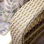 Old French napozóágy részletkép fonott karfáról