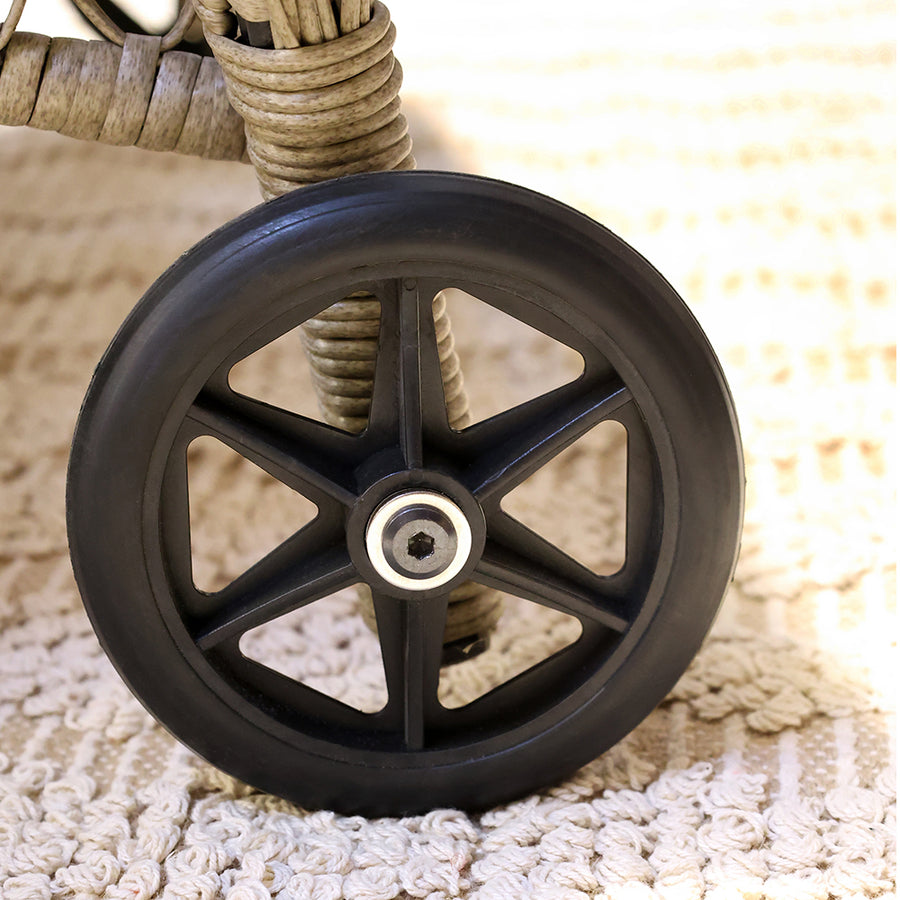 Old French napozóágy kerekes kialakítás részlete