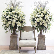 Old French rattan  tölgyfa fotel bézs párnákkal, nagy virág kompozíciókkal.