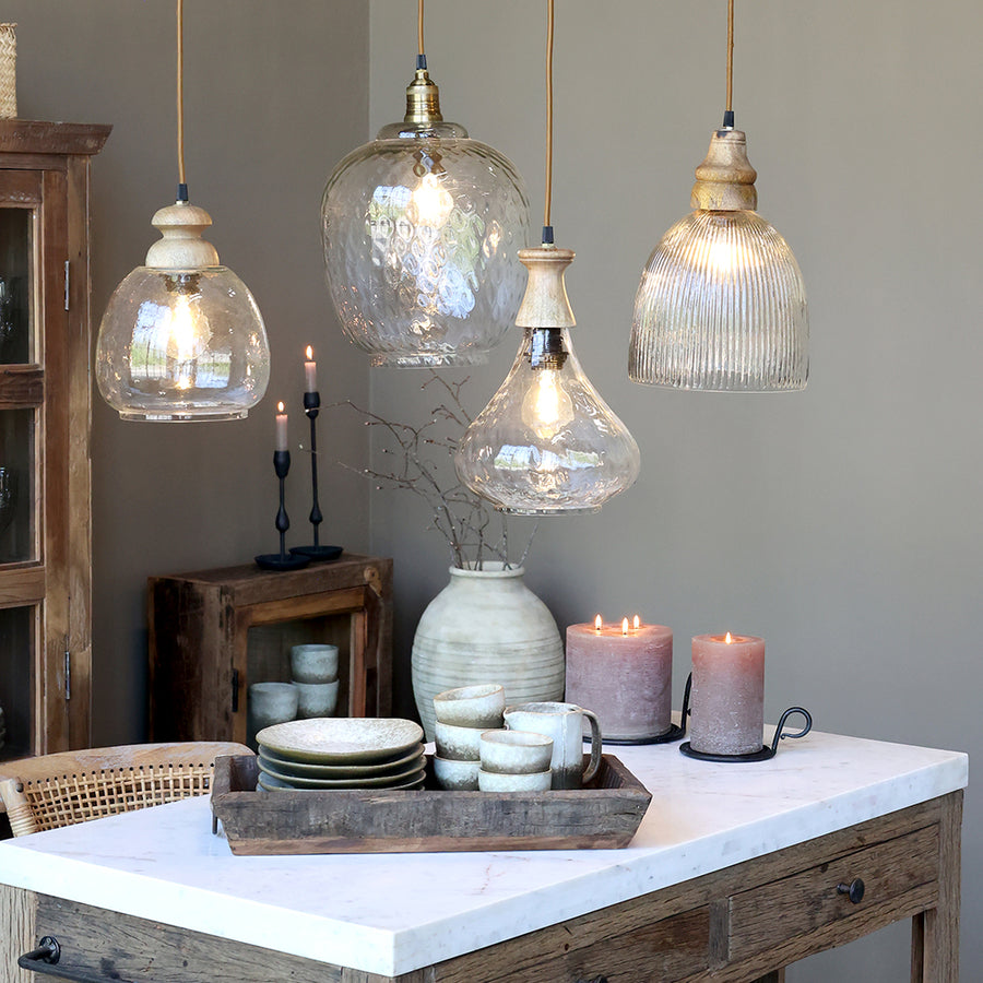 Old French függeszték lámpák több méretben, étkezőasztal felett.