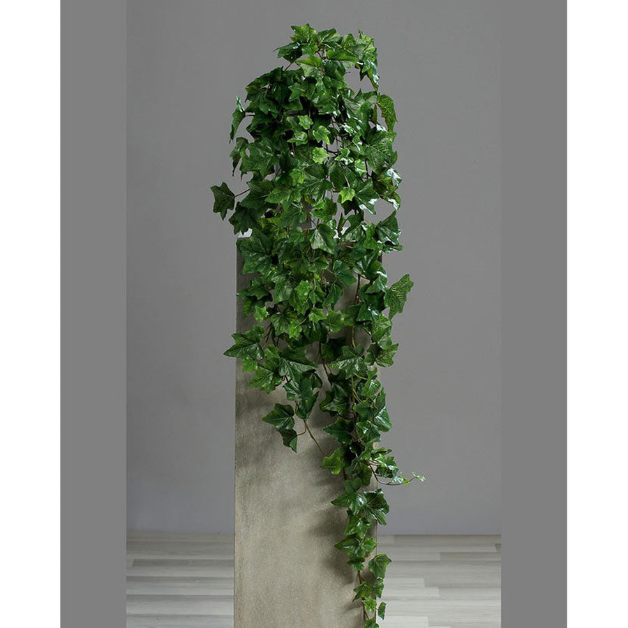 Zöld színű borostyán csüngő műnövény.