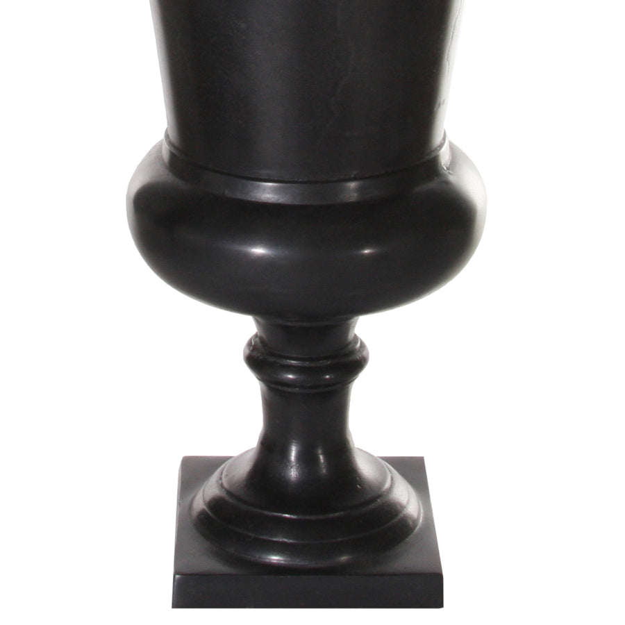 Alumíniumból készült,, fekete színű óriás kaspó-váza.