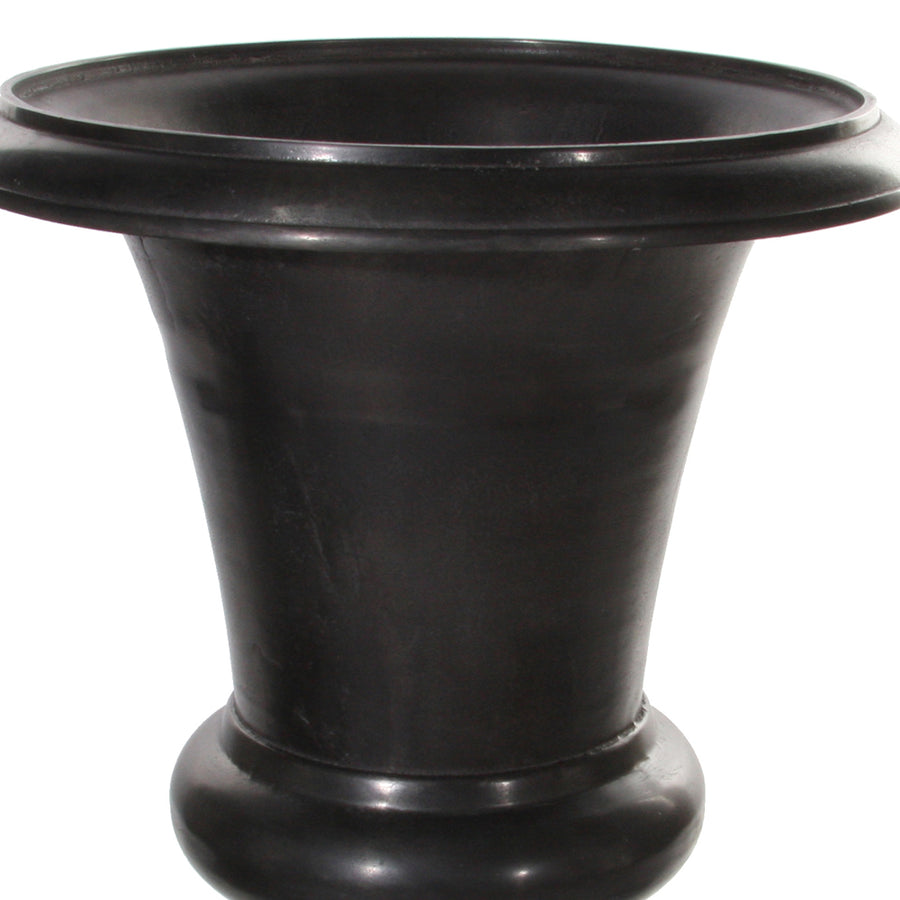 Alumíniumból készült,, fekete színű óriás kaspó-váza.