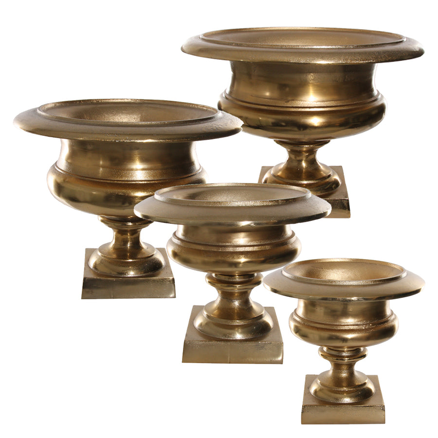 Öntöttvasból készült, kültérre is alkalmas, aranyszínű kaspó-váza.