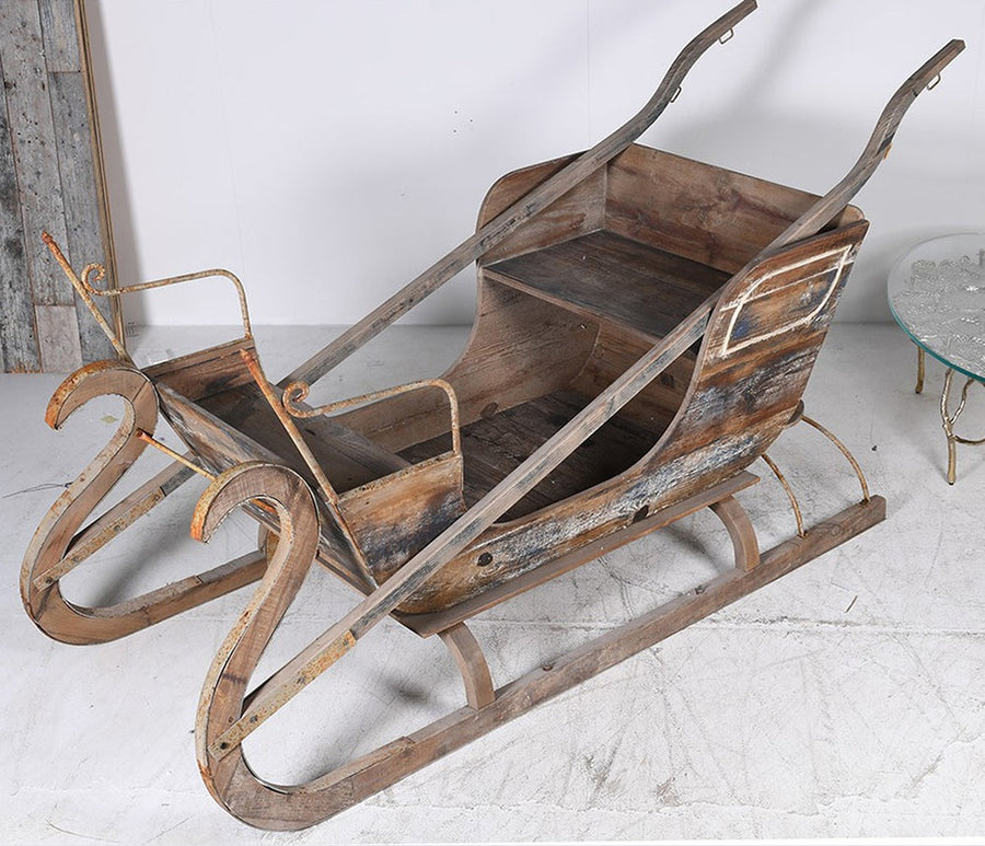 Rusztikus vidéki stílusú, újrahasznosított fából készült, kézműves vintage lovasszán.