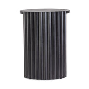 Mangófából készült, fekete színű, kerek formájú dizájn kisasztal .