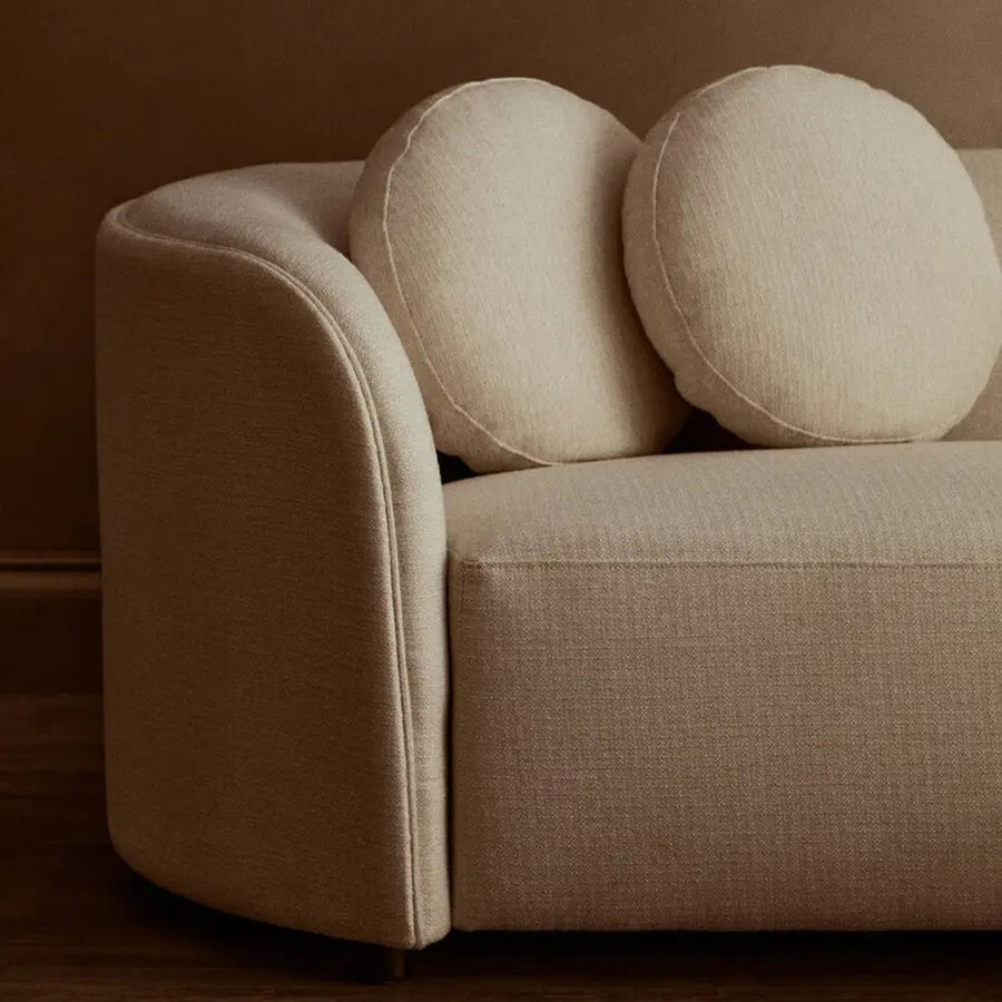 3 személyes, formatervezett íves design kanapé.