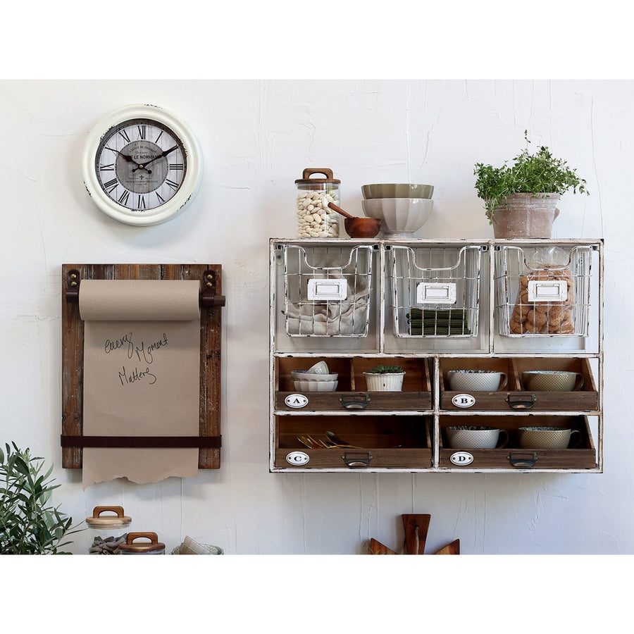 Natúrszínű, 70 grammos, 40 méter hosszú, felíró papírtekercs.