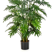 Philodendron műnövény alsó része fekete kaspóban, természetes hatású levelekkel