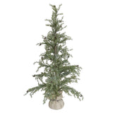 Chic Antique PINE 150 cm-es havas dekor műfenyő tobozokkal és jutával borított talppal, fehér háttér előtt