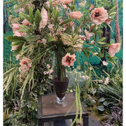 Hosszú szárú, barack színű mű pipacs virág.