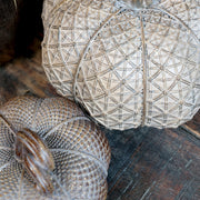 Antik mokkaszínű,&nbsp;dísztök dekoráció.