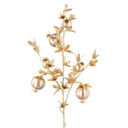 Aranyszínű mű gránátalma ág hat darab díszített gyümölccsel és levelekkel.