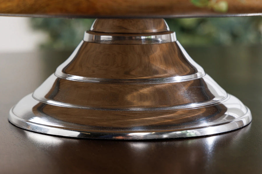 Pure Nature kínáló fém fogantyú közelképe, fényes alumínium kivitel.