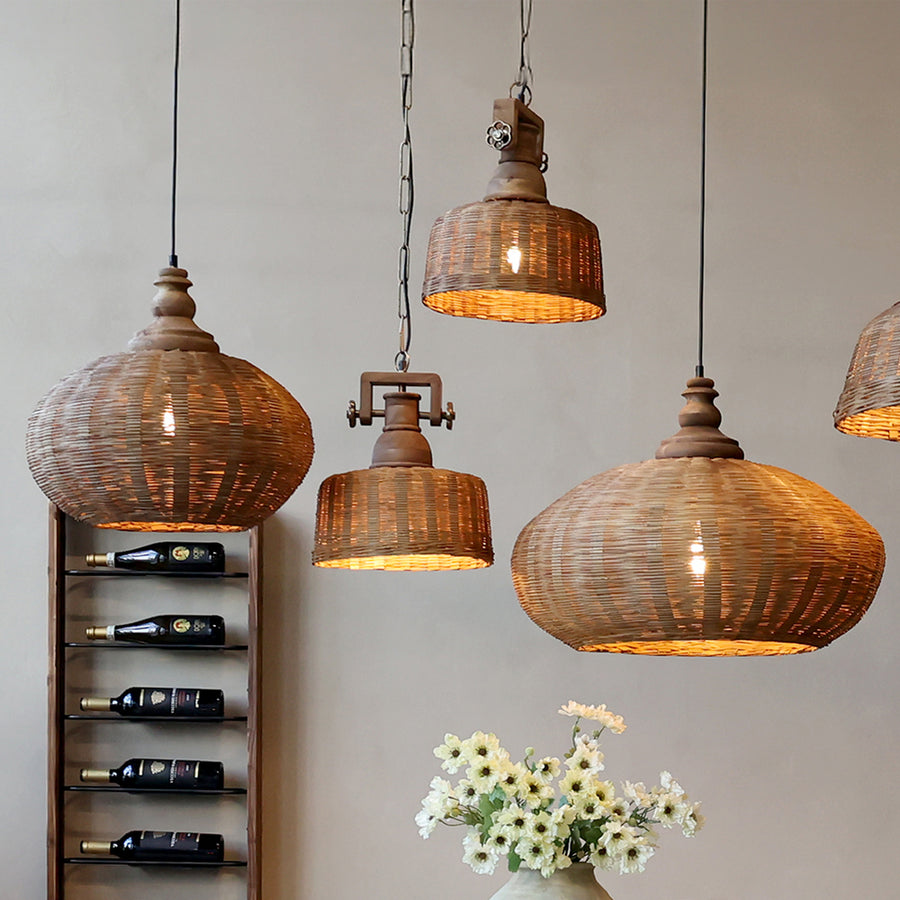 Old French kézműves rattan függeszték lámpa 40 cm átmérőjű natúr rattan és mangófából készült nappali dekorban