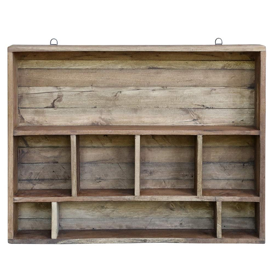 Újrahasznosított régi fából készült, kézműves szortírozó fali polc.