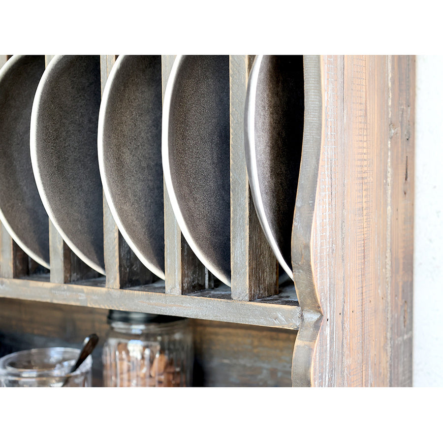 Tányértartó fali póc részlete.