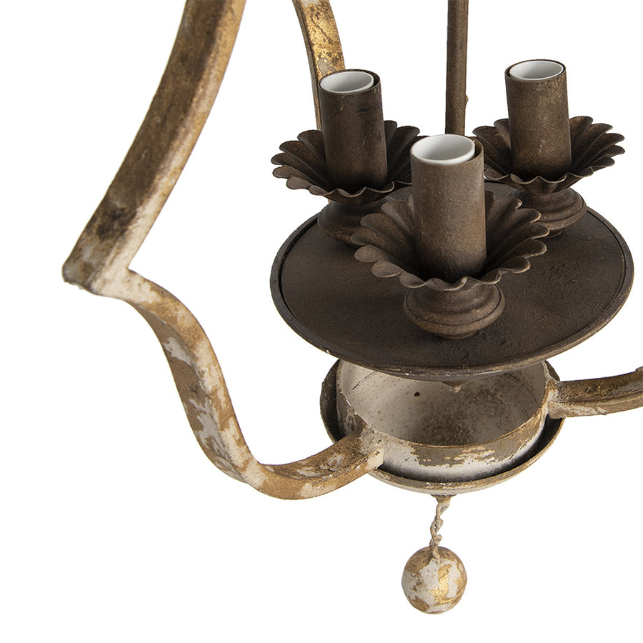 Krémszínű, antikolt felületű, fém mennyezeti lámpa.