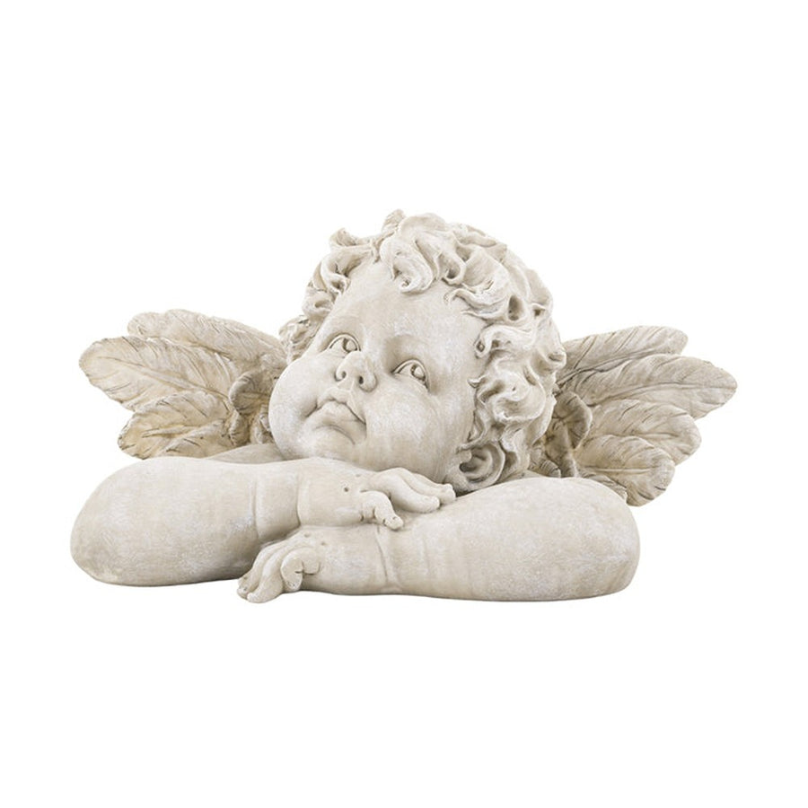 Kőhatású puttó figura.