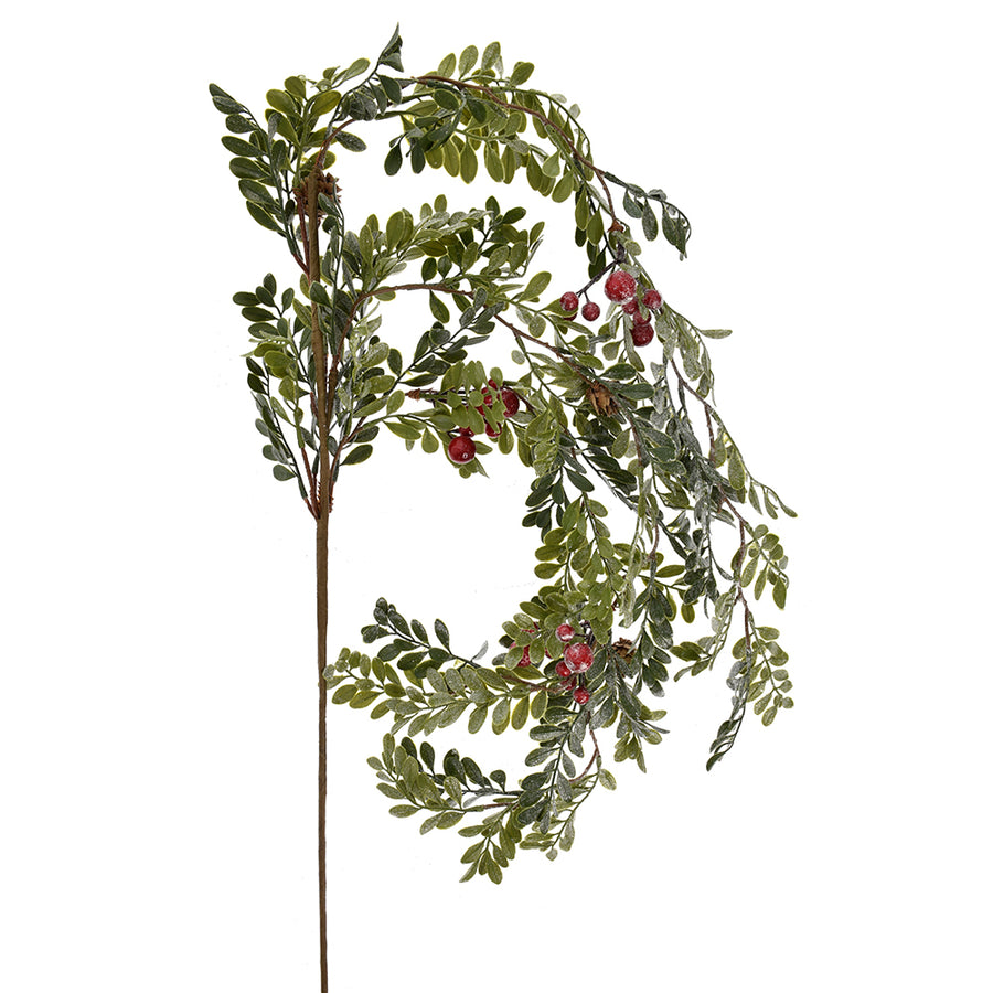 Jeges mű csüngő berkenye ág 115 cm, piros bogyókkal és fenyőtobozokkal díszítve, fagyos felületű levelekkel.