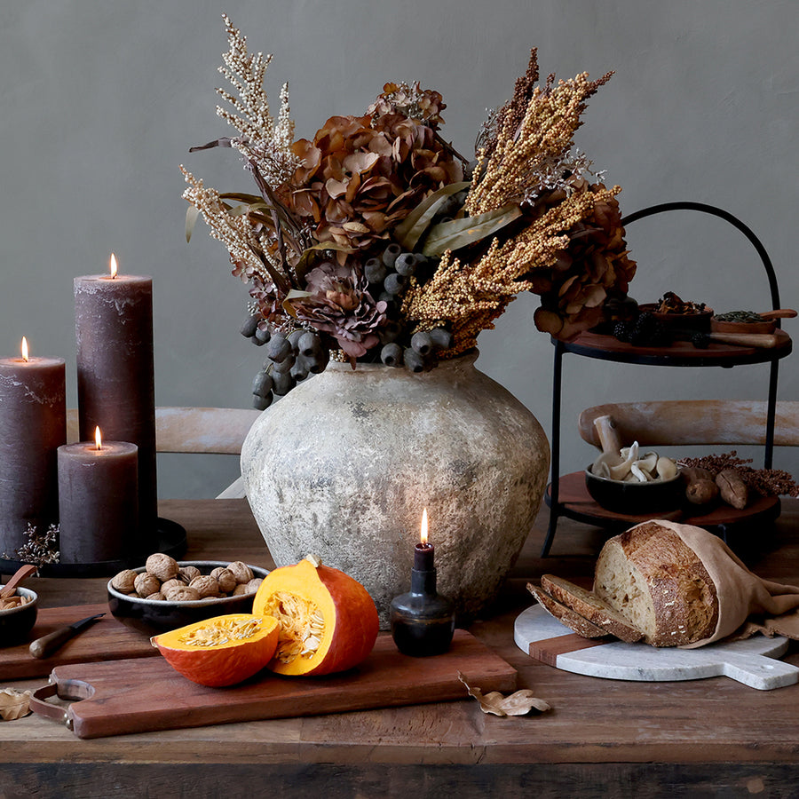 Borostyánszínű Sorghum mű ág rusztikus enteriőrben vázában