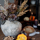 Sorghum mokkaszínű magvas mű ág őszi hangulatú asztali dekorációban