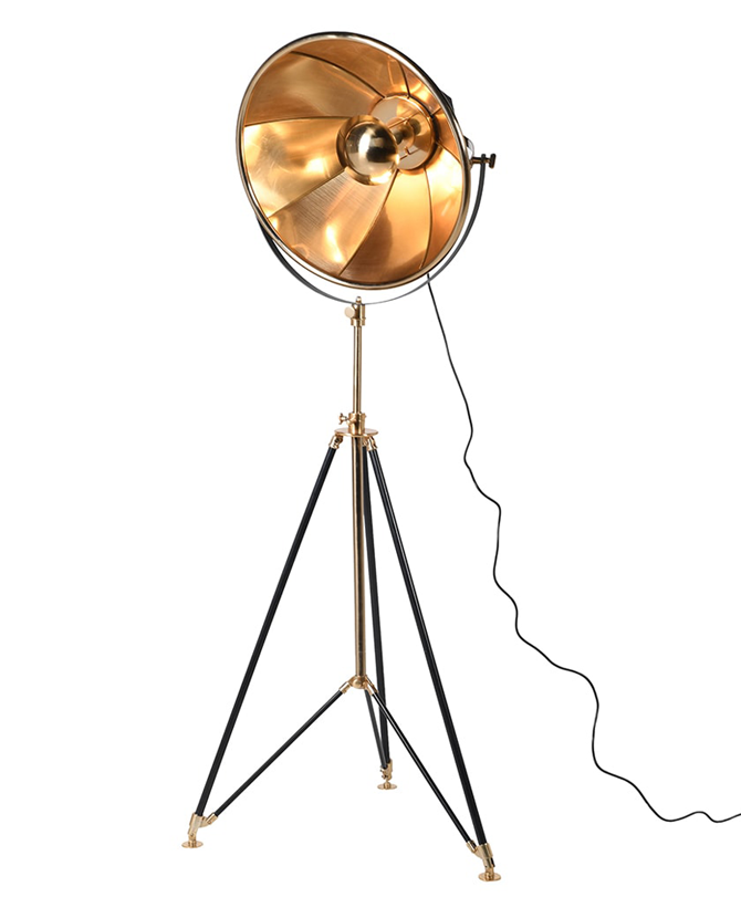 Studio sárgaréz design állólámpa háromlábas vázzal, 179 cm magas, retro stílusban, fekete és arany kivitelben.