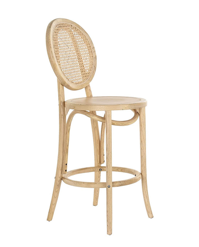 Thonet ihletésű, natúr színű, lakkozott felületű szilfából készült, mediterrán stílusú, formatervezett bárszék.