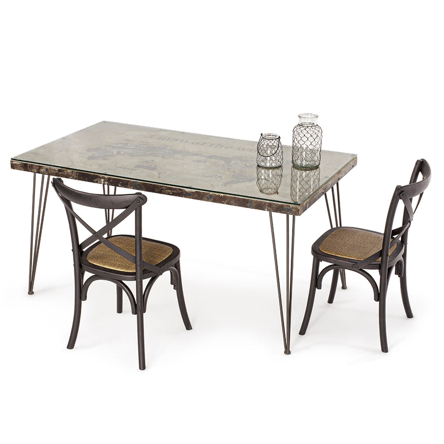 Fekete színű, thonet jelleg étkezőszék.