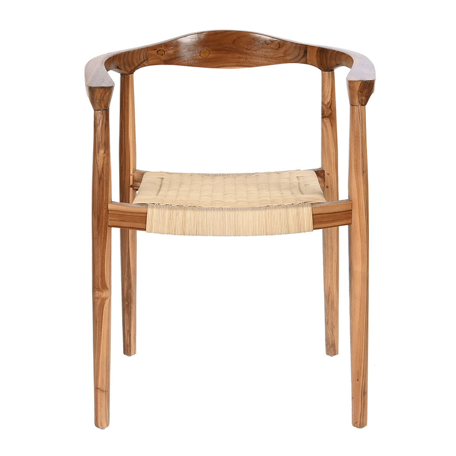 Barna színű, teakfából készült, formatervezett karosszék.