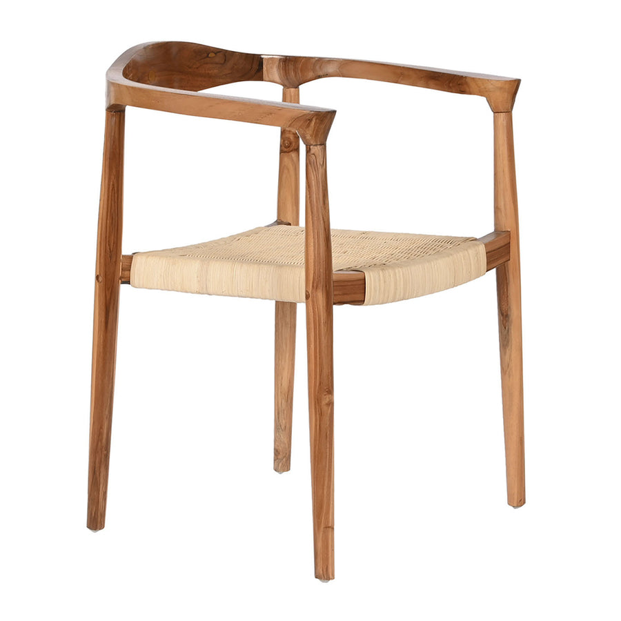 Barna színű, teakfából készült, formatervezett karosszék.