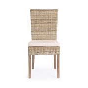 TAVIRA natúr rattan étkezőszék előlnézetből, magas háttámlával.