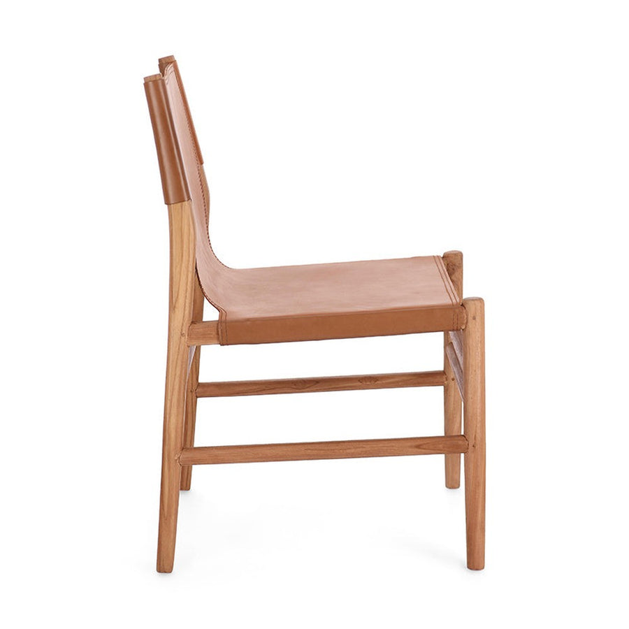 Teakfából és konyakszínű valódi bőrből készült, kortárs stílusú dizájn étkezőszék.