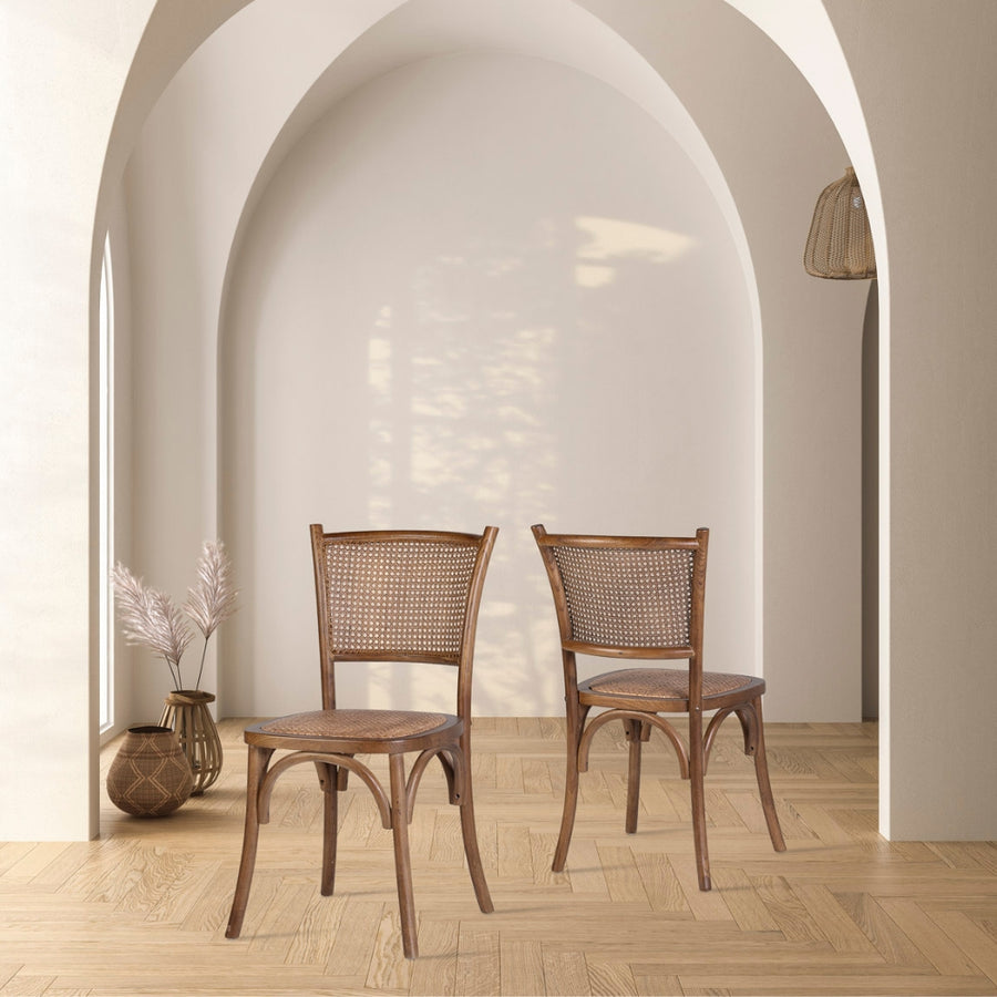 Tölgyfából és rattanból készült étkezőszék.