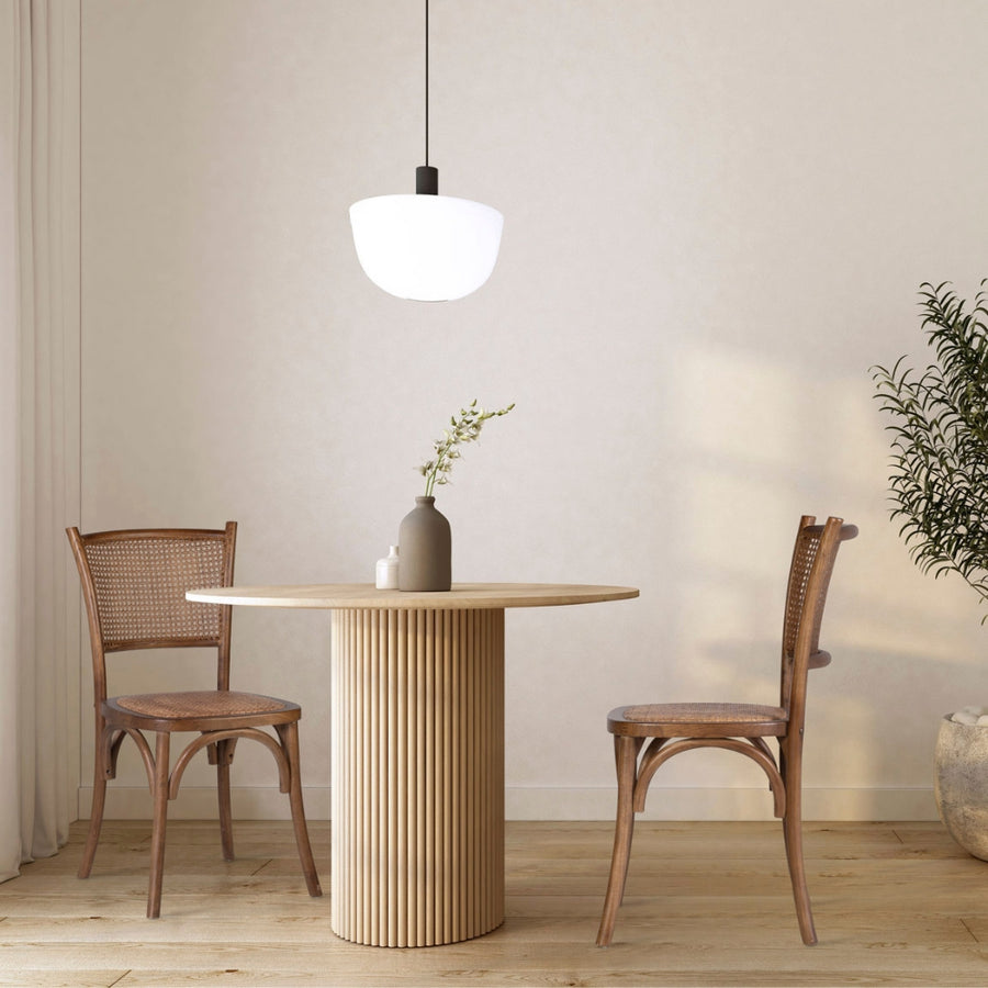 Tölgyfából és rattanból készült étkezőszék.