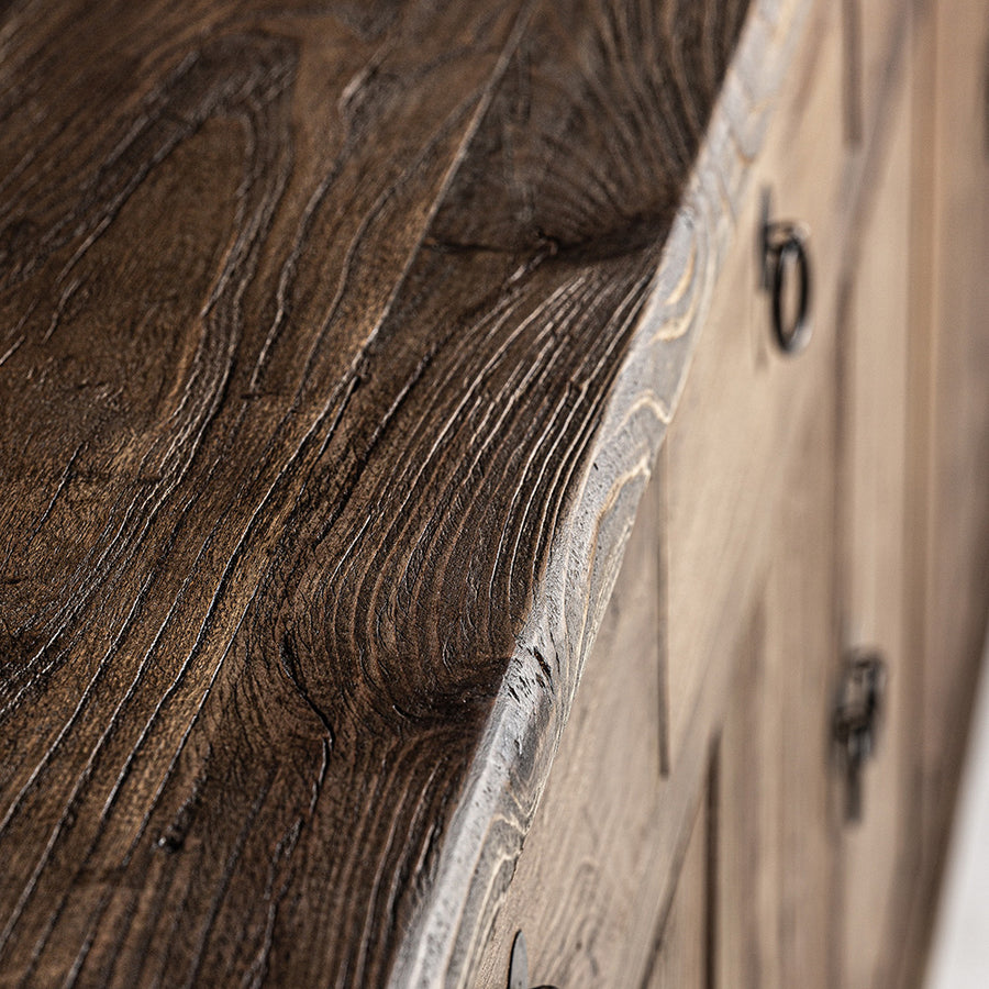 Natúr színű, felületkezelt újrahasznosított szilfából készült, óriás kézműves tálaló.