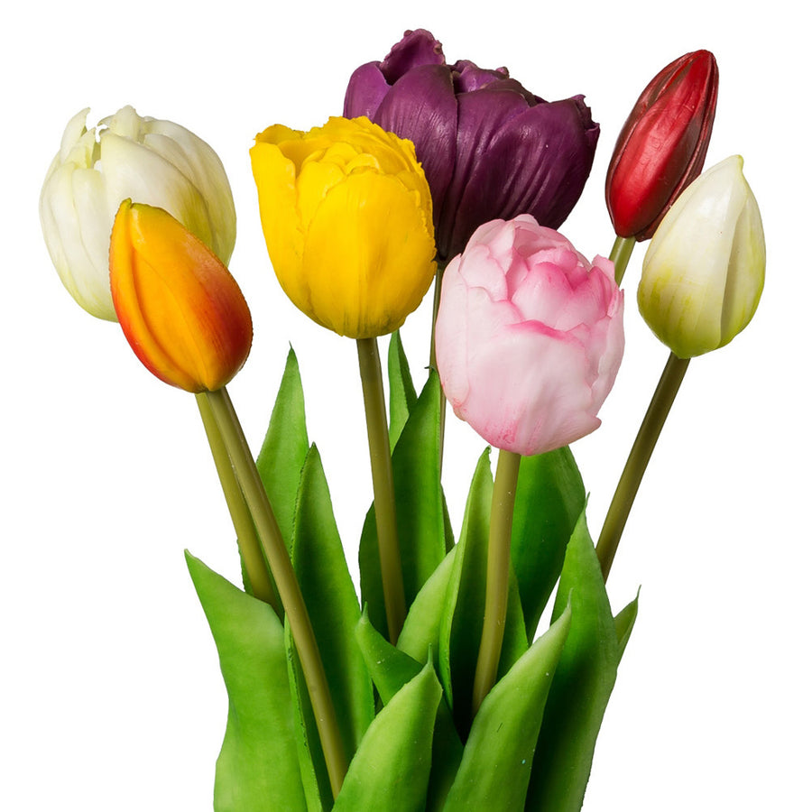 Mesterséges tulipáncsokor vegyes színű virágfejekkel és zöld levelekkel, részlet