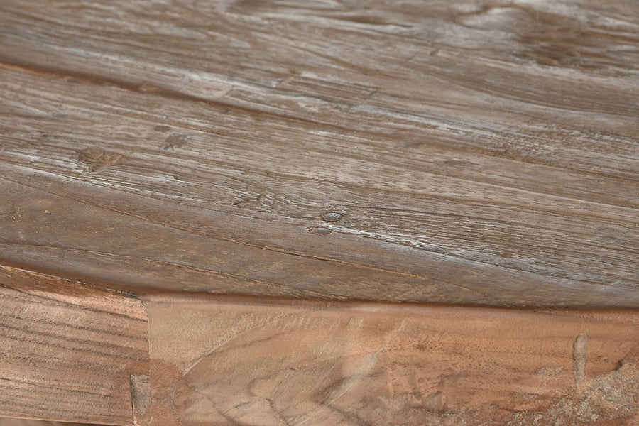 Asztallap részlet – újrahasznosított teakfa természetes erezettel.